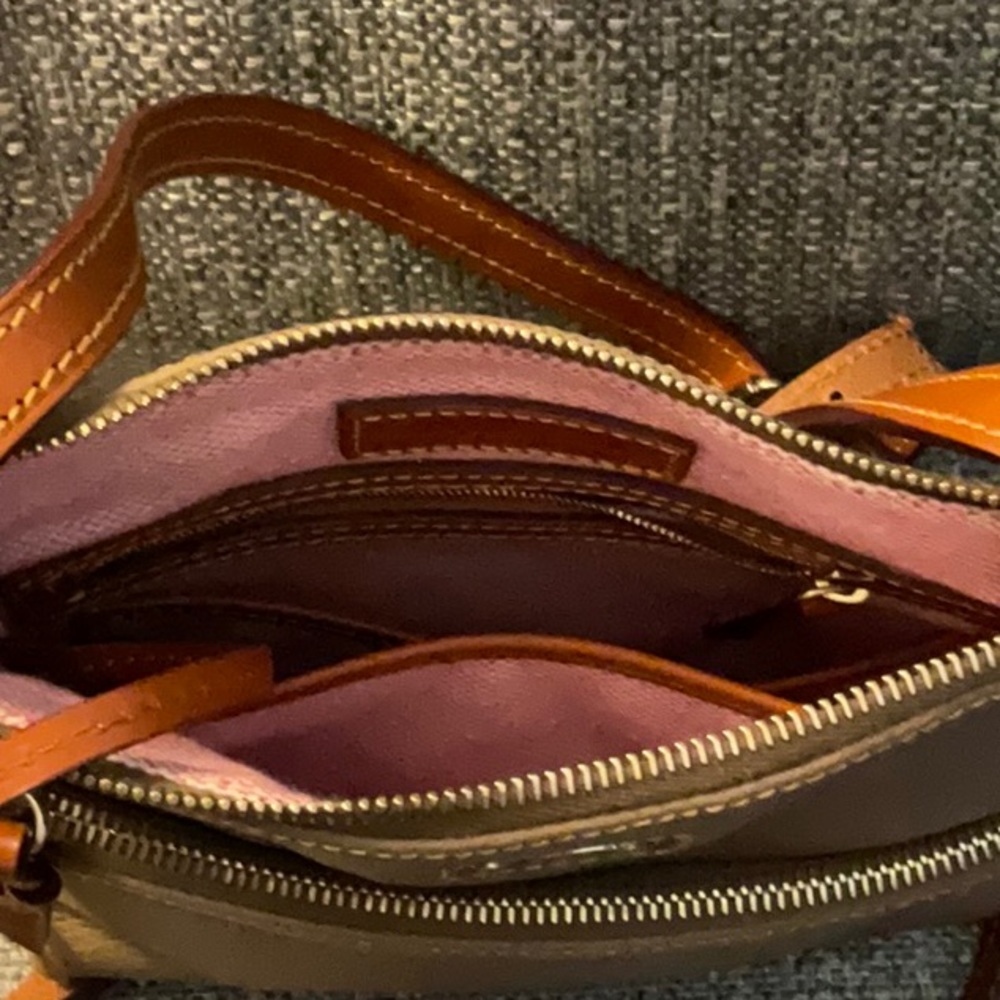 AUTHENTIC DOONEY & BOURKE TAN LEATHER Crossbody - Picture 5 of 10